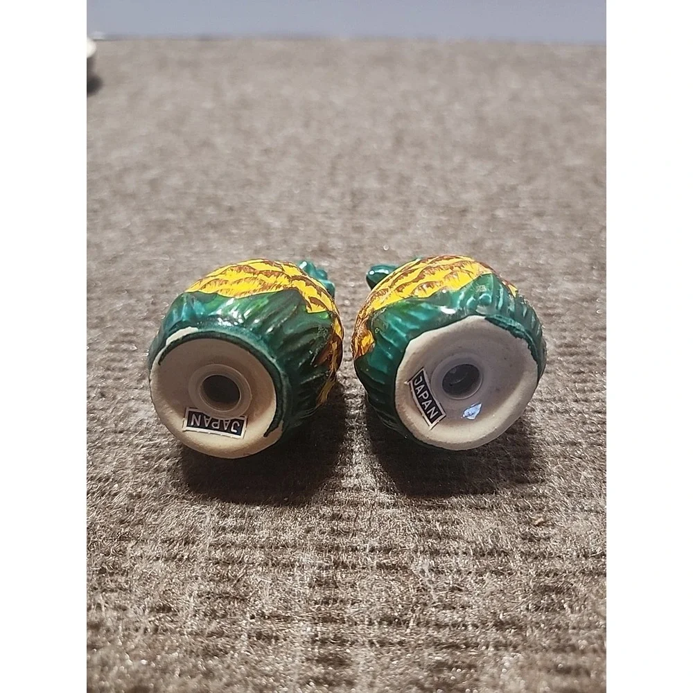 Kenmar‎ Pineapple Salt & Pepper Shakers